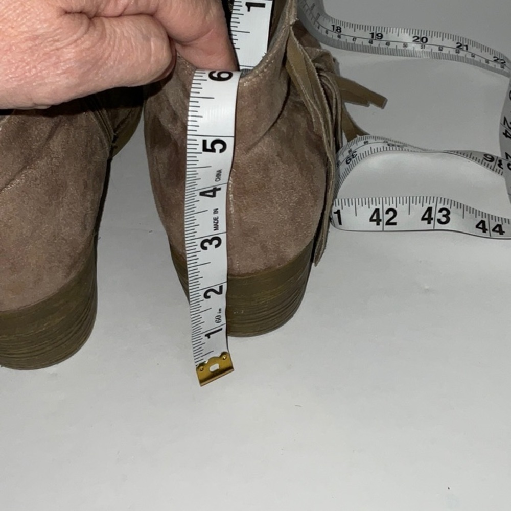💲American Eagle Ankle Boots, Size 10 - Picture 4 of 8
